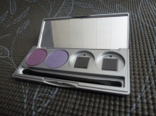 Eye shadow compact with Dragonfly and Drama Bomb